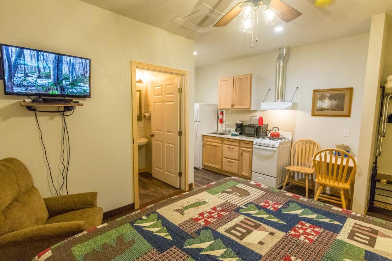 June Lake Motel Екстер'єр фото