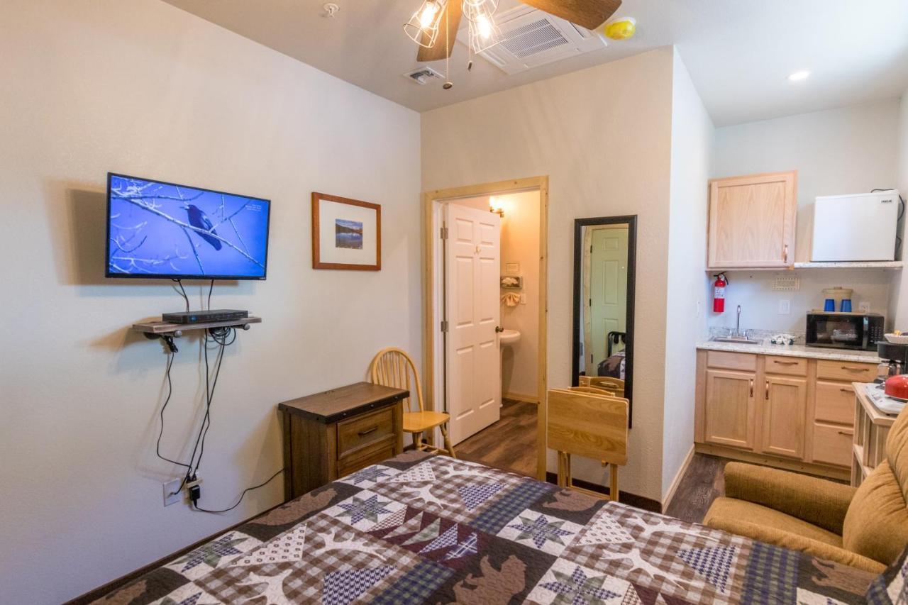 June Lake Motel Екстер'єр фото