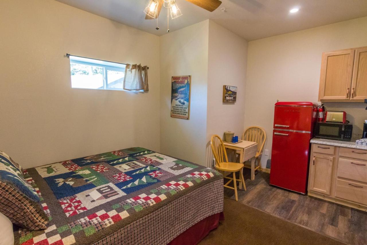 June Lake Motel Екстер'єр фото