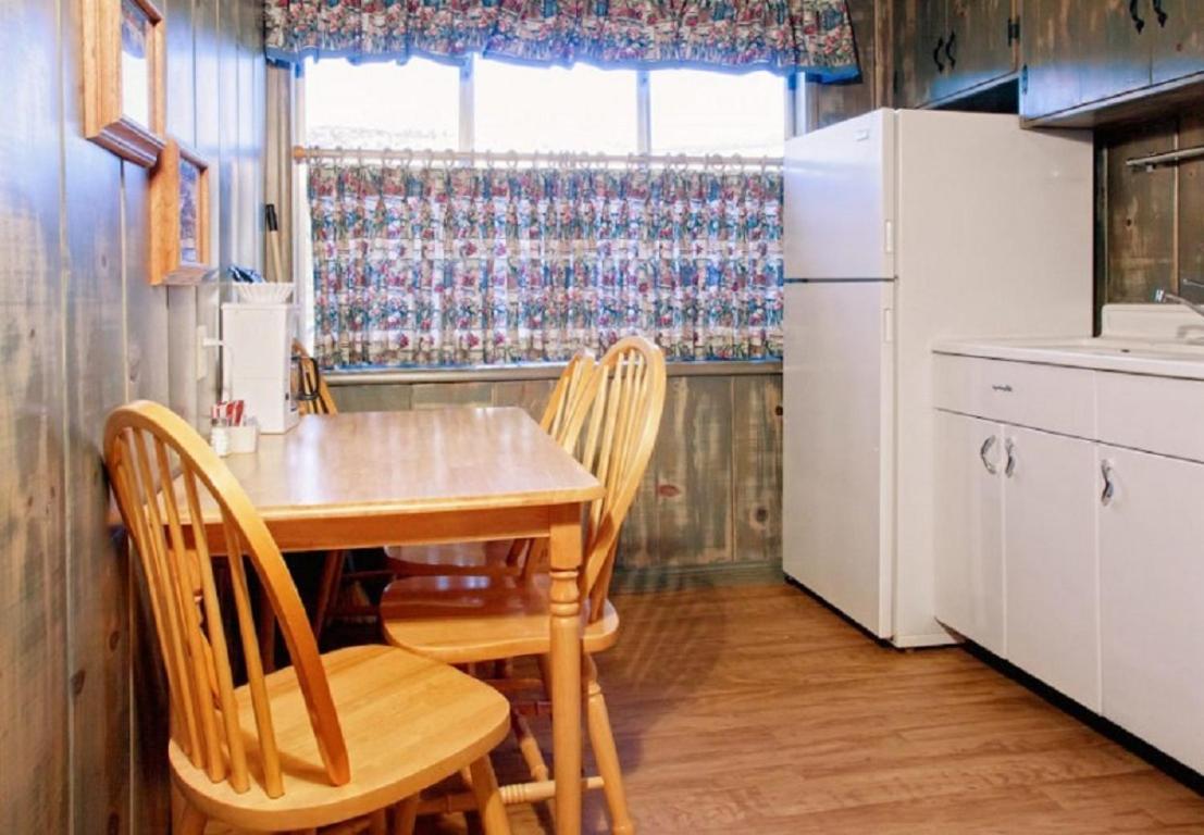 June Lake Motel Екстер'єр фото